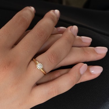 GOLD AND DIAMOND SOLITAIRE...